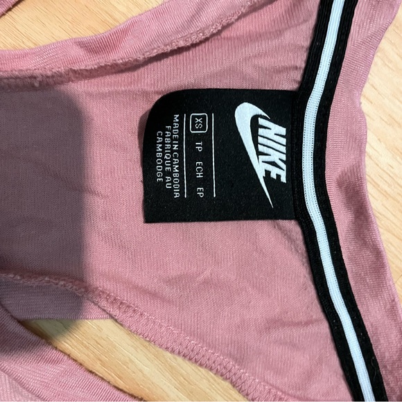 Nike tank - Picture 2 of 2